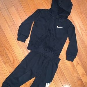 Boys 3 T Nike matching set